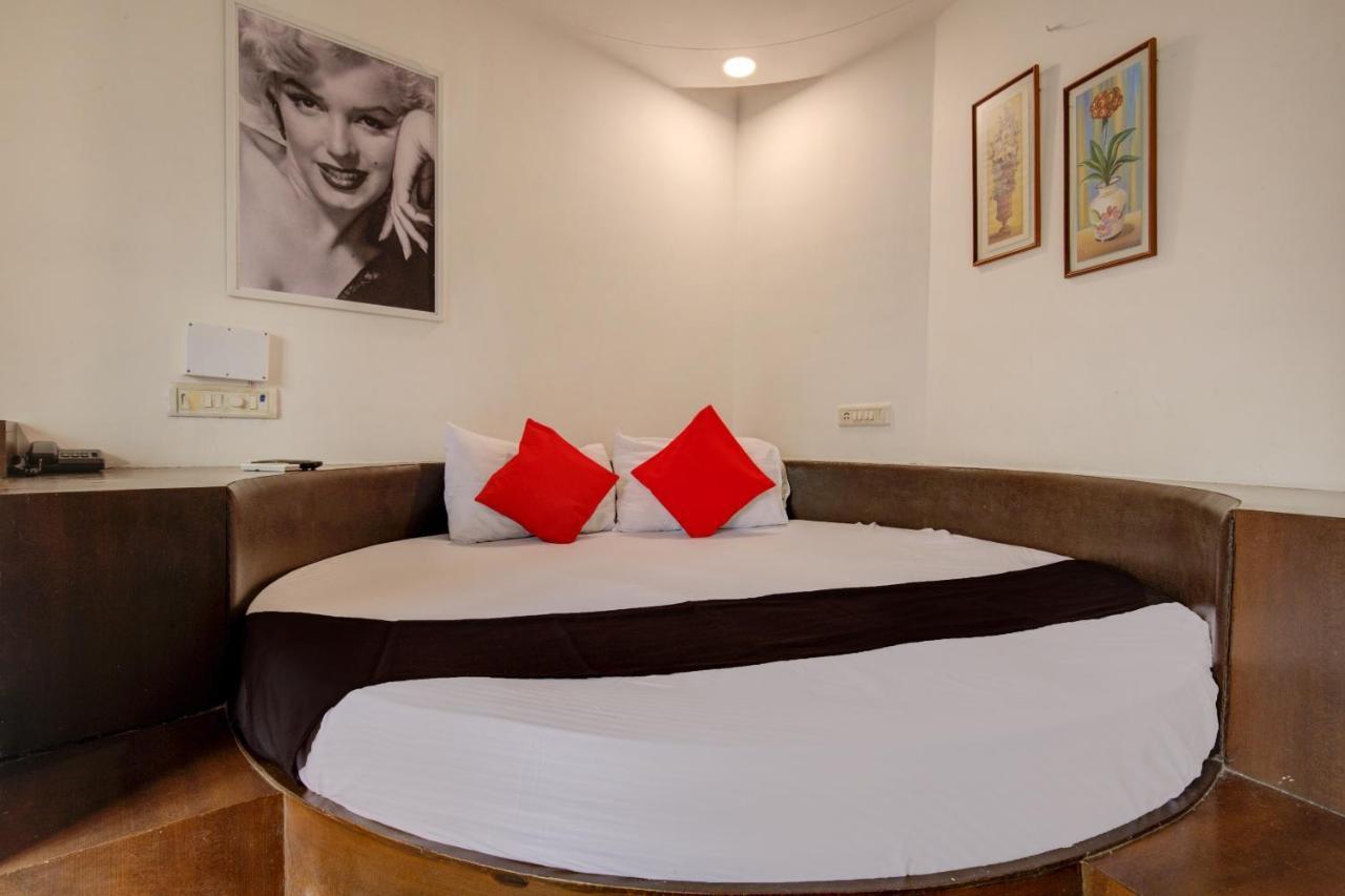 Capital O 77295 Hotel Bansidhar Bhuvan Mumbai Exteriör bild