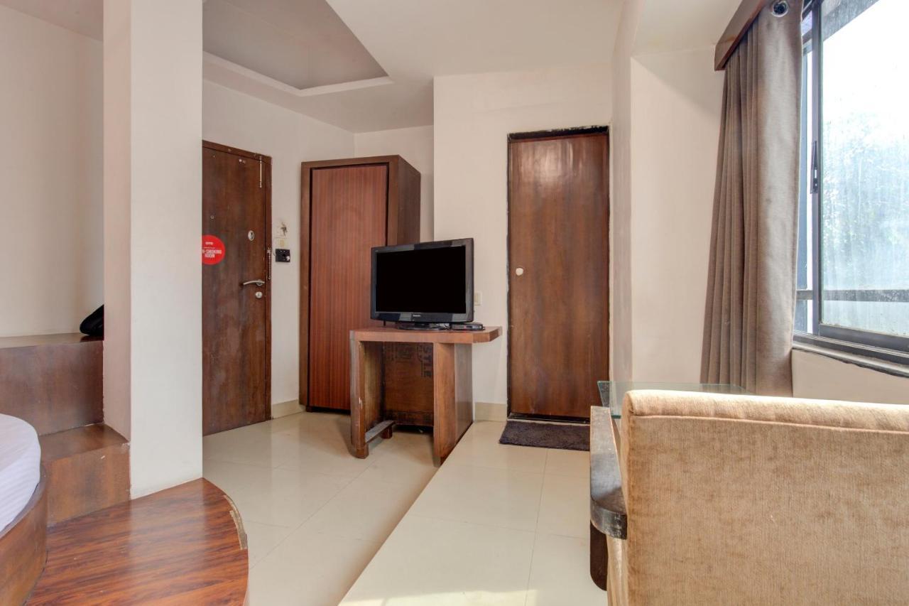 Capital O 77295 Hotel Bansidhar Bhuvan Mumbai Exteriör bild
